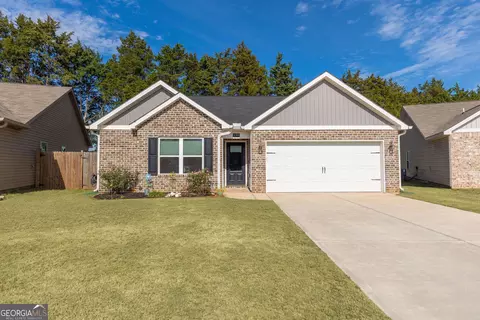 130 Sourwood Ln, Warner Robins, GA 31093