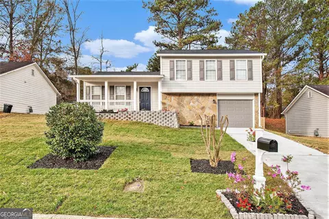 5672 La Fleur Trl, Lithonia, GA 30038