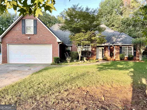140 Old Stonewall Dr, Locust Grove, GA 30248