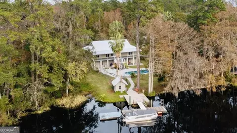 177 Landing Dr, Kingsland, GA 31548