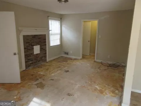 400 Robin Rd, Covington, GA 30016 photo 3