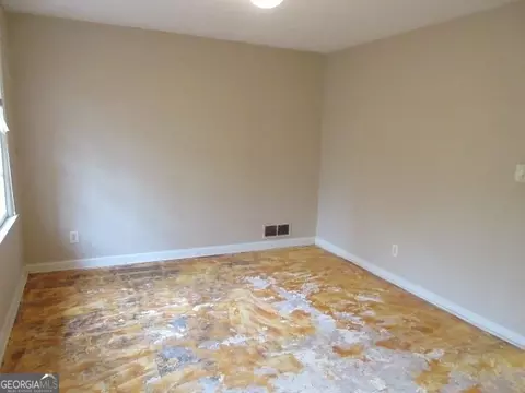 400 Robin Rd, Covington, GA 30016 photo 13