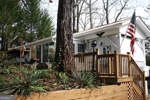 105 Rocky Ln, Cleveland, GA 30528