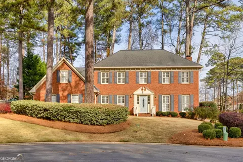 818 Brentway Ct, Lilburn, GA 30047