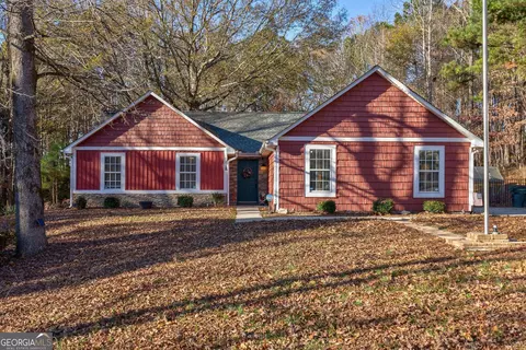 5174 Eagles Nest Ct, Loganville, GA 30052
