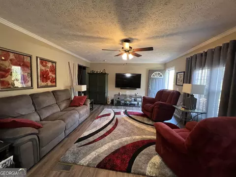 95 Log Cabin Dr, Lagrange, GA 30240 photo 4