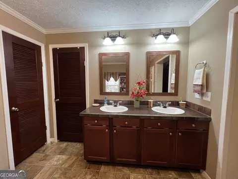 95 Log Cabin Dr, Lagrange, GA 30240 photo 19
