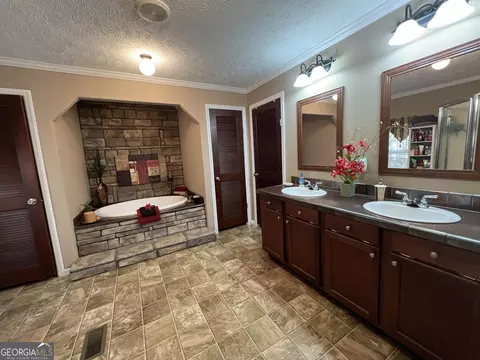 95 Log Cabin Dr, Lagrange, GA 30240 photo 16