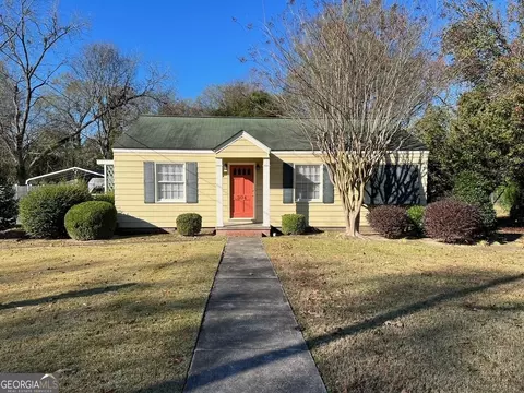 304 S Smith St, Sandersville, GA 31082