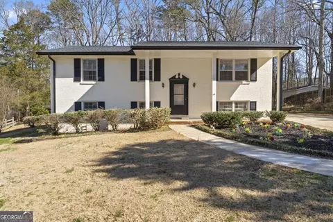 6848 Knollwood Dr, Morrow, GA 30260