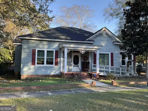 114 S Dooley St, Hawkinsville, GA 31036