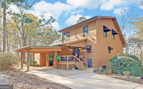 211 Providence Point Ln, Hartwell, GA 30643