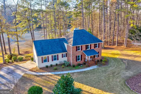 8 Landsdowne Dr, Newnan, GA 30265