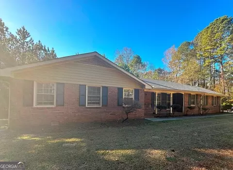 172 Arcado Rd SW, Lilburn, GA 30047