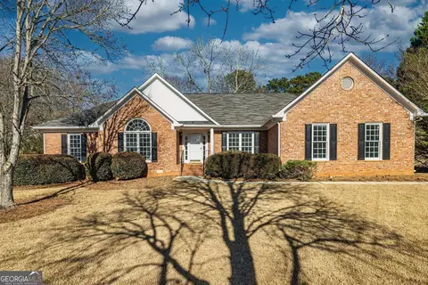 160 Crestview Dr, Fayetteville, GA 30215