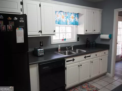 102 Lakeside Dr, Lagrange, GA 30240 photo 18