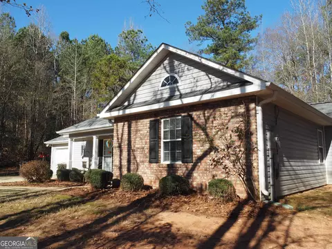 102 Lakeside Dr, Lagrange, GA 30240 photo 3