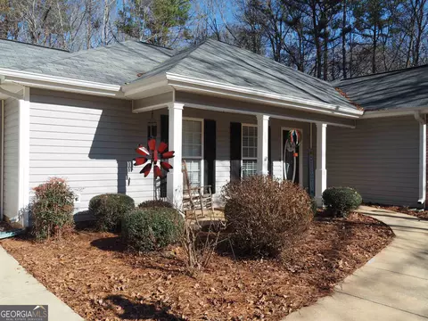 102 Lakeside Dr, Lagrange, GA 30240 photo 4