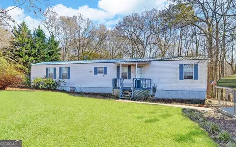 200 Oak Park Ln, Canon, GA 30520