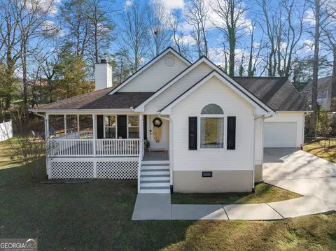 142 Charles Dr, Cleveland, GA 30528