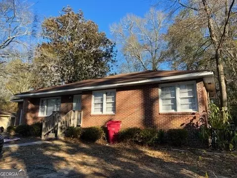 2006 Pine Hill Dr, Macon, GA 31217