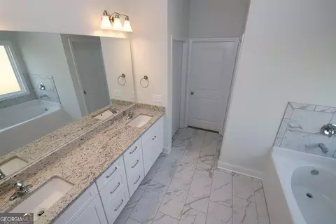 102 Grace Ct, Lagrange, GA 30241 photo 12