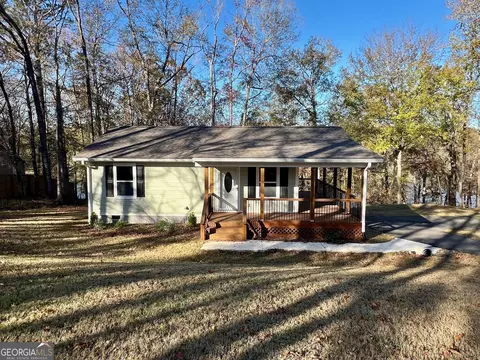 1045 Transylvania Dr, Sandersville, GA 31082