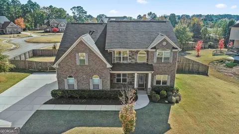 9008 Dawes Xing, Mcdonough, GA 30252