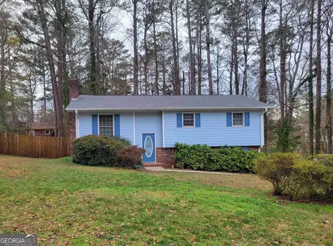 180 Mimosa Dr, Fayetteville, GA 30214