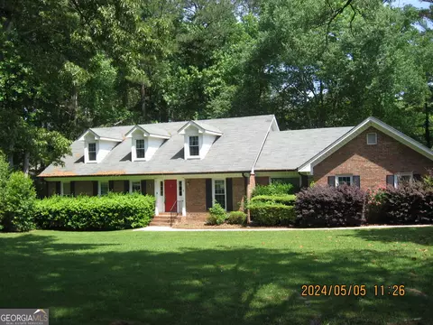 866 SE Sugar Creek Dr, Conyers, GA 30094