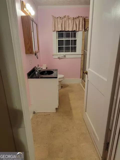46 E Stephens St, Winder, GA 30680 photo 6
