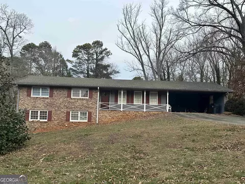 862 Denise Ct, Stone Mountain, GA 30087