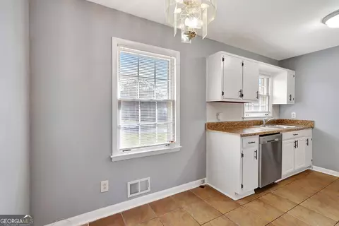 6345 Monica Dr, Morrow, GA 30260 photo 15