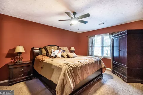 124 Shady Oaks Dr, Lagrange, GA 30240 photo 3