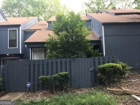 1041 Mariners Ct, Stone Mountain, GA 30083
