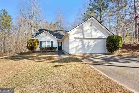 85 Corn Crib Dr, Newnan, GA 30271