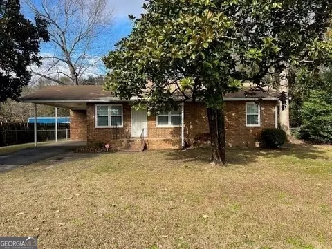 212 Palm Dr, Warner Robins, GA 31088