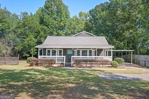 245 Club Dr, Locust Grove, GA 30248