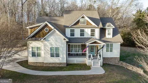 198 Mountain Legend Dr, Clarkesville, GA 30523