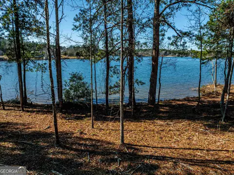 224 Falls Ln, Milledgeville, GA 31061