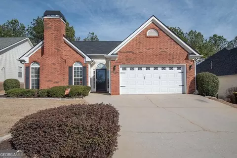 8 Steeplechase Dr, Newnan, GA 30263
