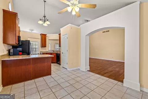 68 Queen Ct, Commerce, GA 30530 photo 12