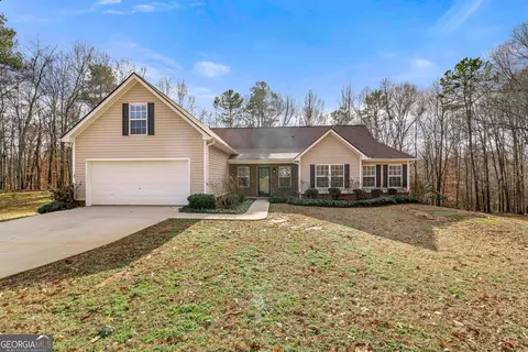 68 Queen Ct, Commerce, GA 30530