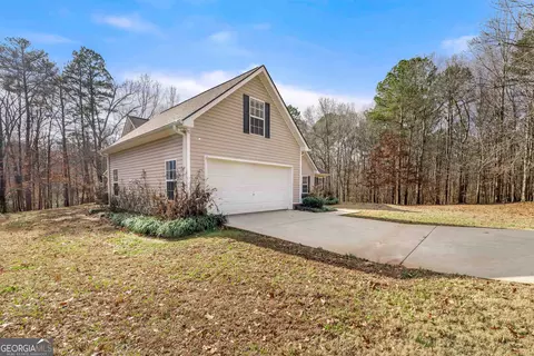 68 Queen Ct, Commerce, GA 30530 photo 3