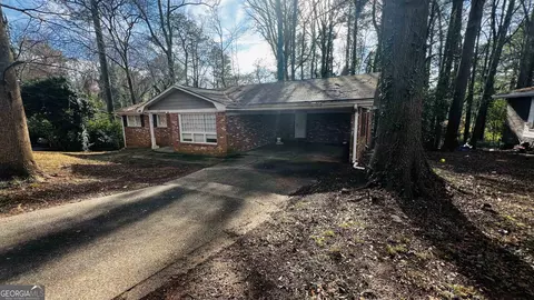 4079 Blackhawk Dr, Stone Mountain, GA 30083