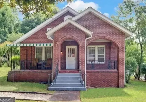 42 Maple St, Clayton, GA 30525