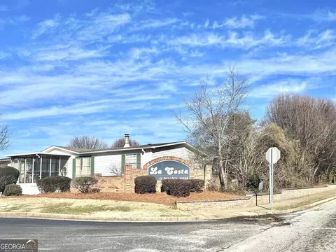 1072 Cody Dr, Hampton, GA 30228 photo 3