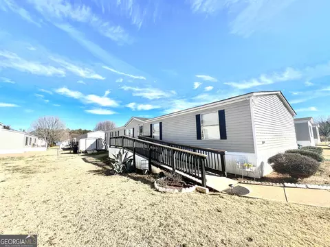 1072 Cody Dr, Hampton, GA 30228