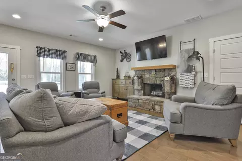 35 E Second St, Newnan, GA 30263 photo 9