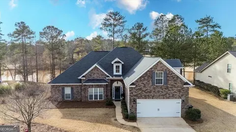 284 Lakeview Dr, Macon, GA 31211
